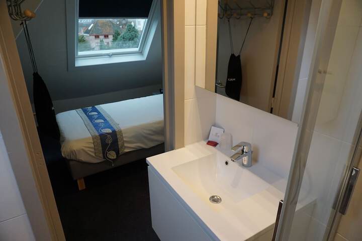 Room 17 of 112