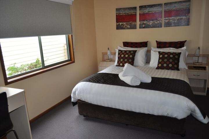 Room 3 of 36