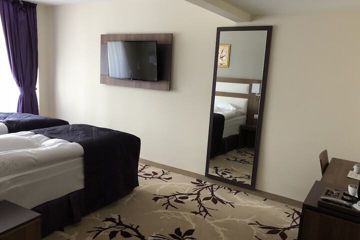 Room 18 of 49