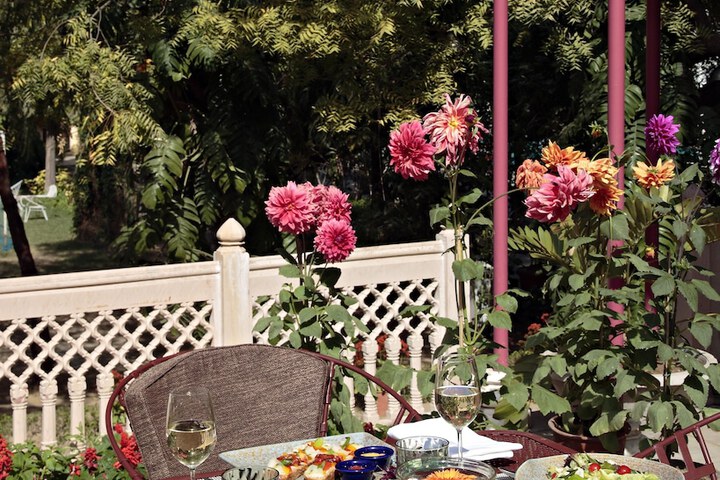 Dining 68 of 73