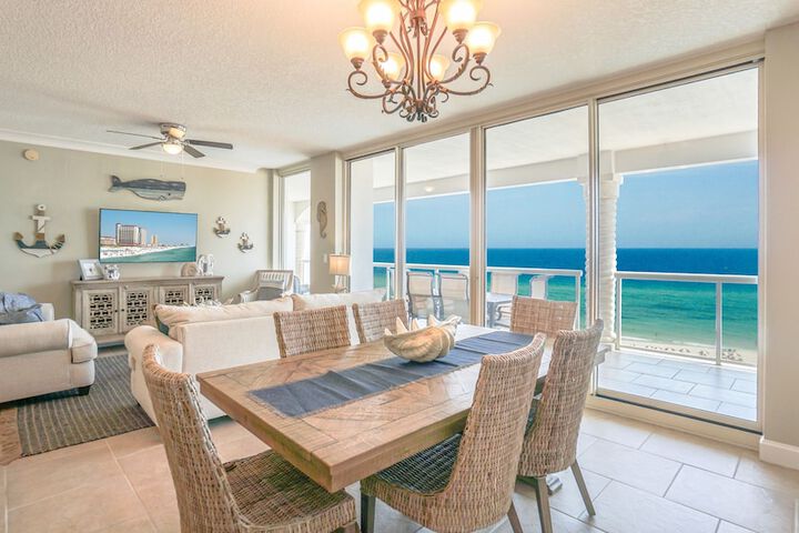 Lounge 41 of 69