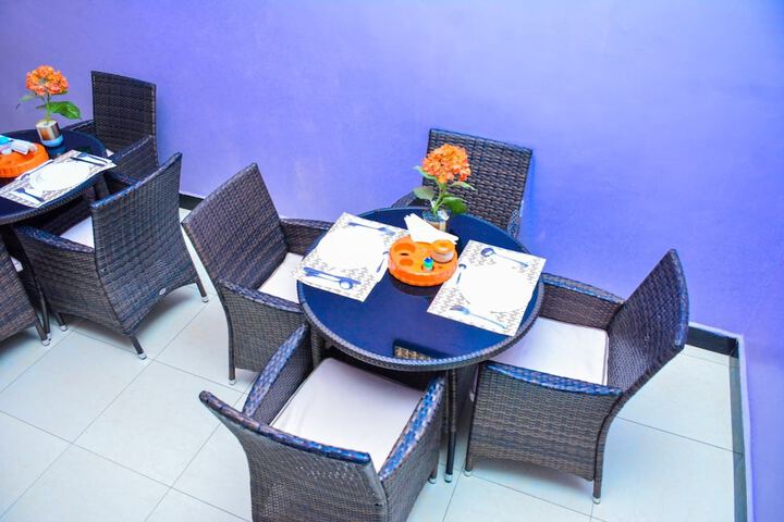 Dining 36 of 47
