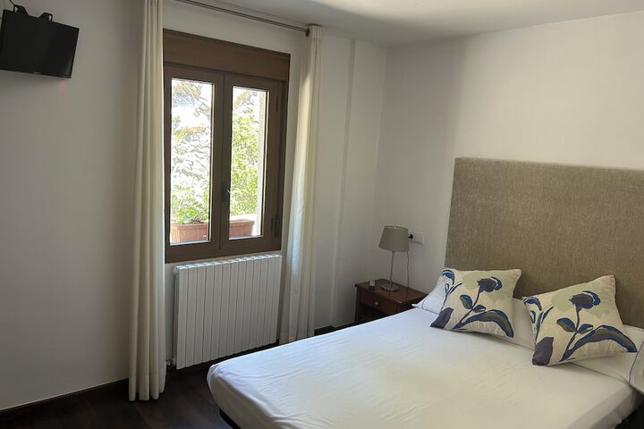 Room 3 of 9