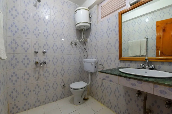 Room 7 of 11