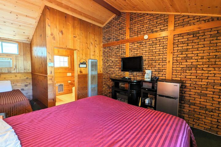 Room 6 of 47