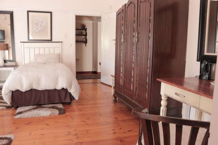 Room 13 of 25