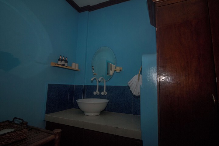 Room 76 of 210