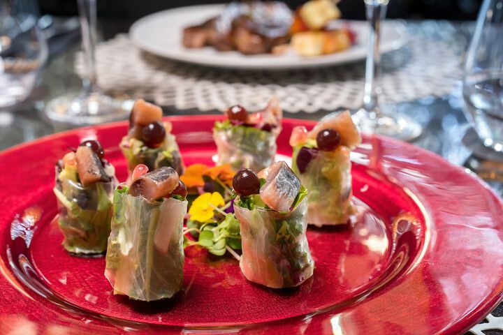 Dining 52 of 98