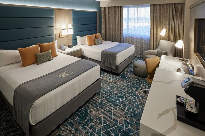 Double Deluxe King Bed (2 of 2)