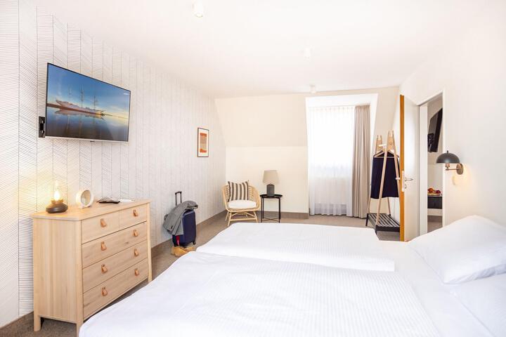 Room 48 of 53