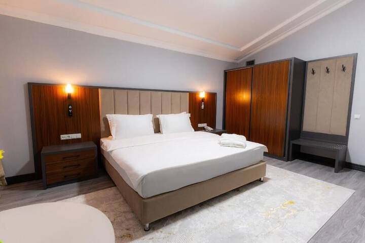 Room 19 of 48