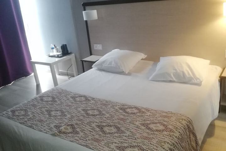 Room 8 of 35