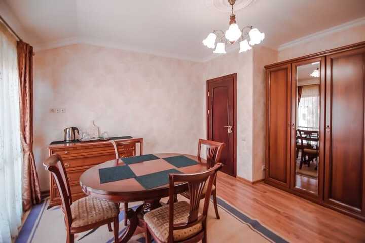 Room 30 of 89