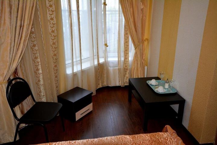 Room 9 of 20