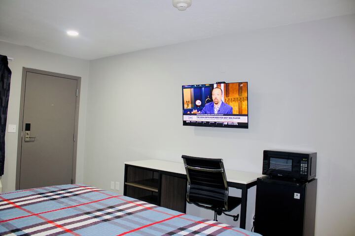 Room 6 of 25