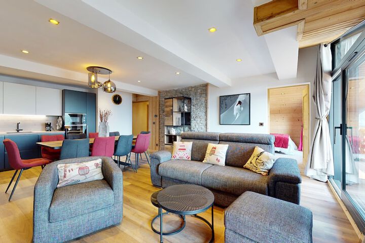 Room 4 of 23