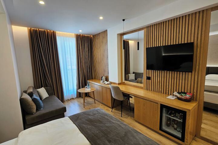 Room 10 of 56