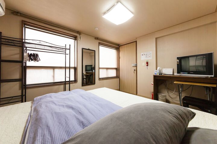 Room 11 of 43