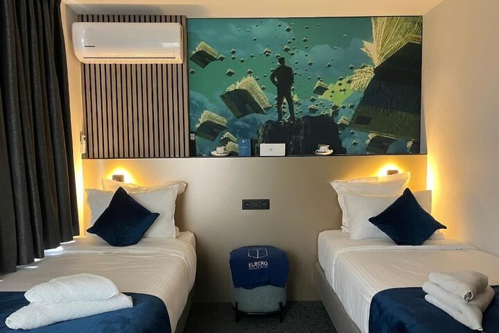Room 14 of 37