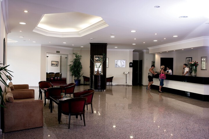 Entrance & Lobby