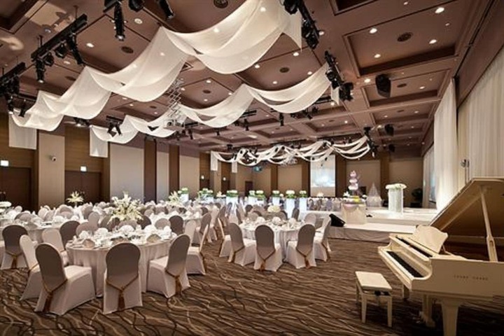 Ballroom/Hall 63 of 81