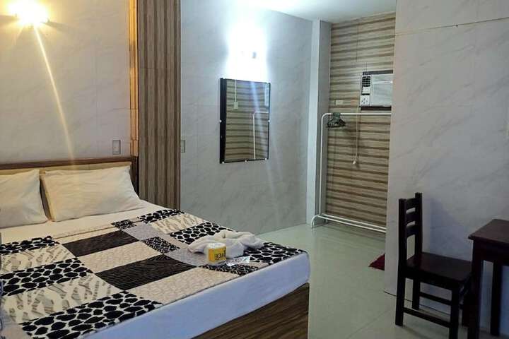 Room 5 of 23