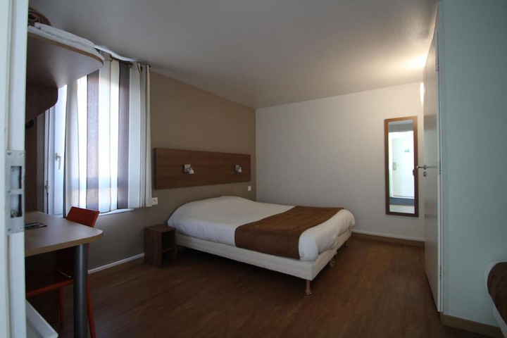 Room 23 of 60