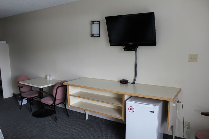 Room 16 of 28