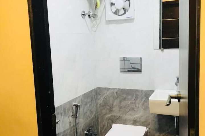 Room 17 of 19