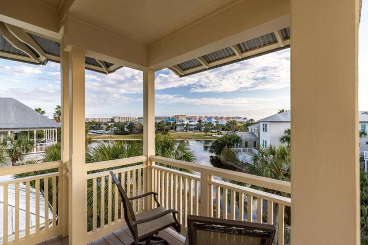 Exterior of Destin Pointe 3586 - Emerald Breeze Hideaway