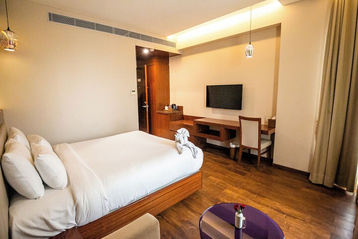 Room 9 of 37