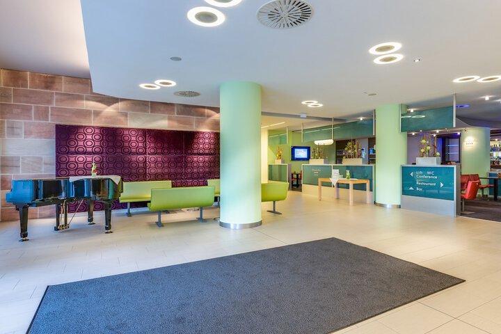 Entrance & Lobby