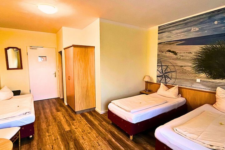 Room 4 of 38