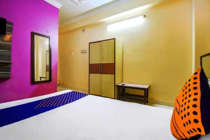 Room 5 of 34