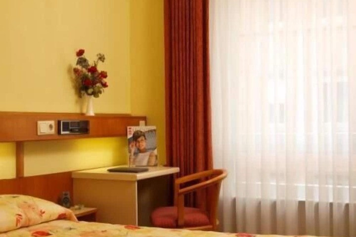 Room 5 of 5