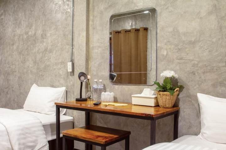 Room 3 of 36