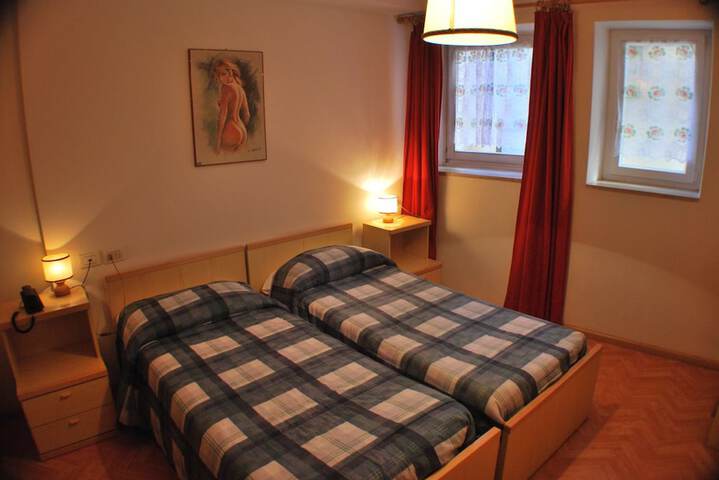 Room 7 of 61