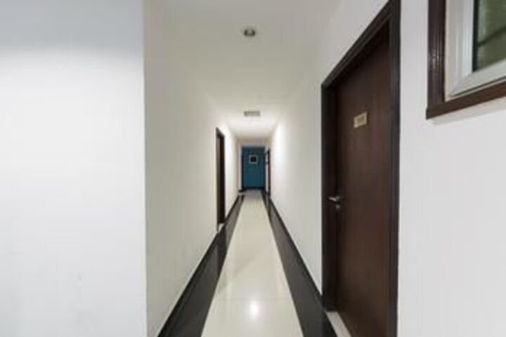 Ballroom/Hall 17 of 23