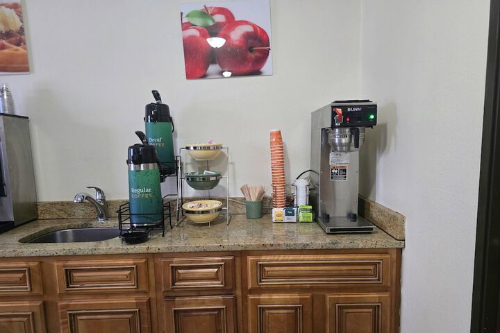Breakfast/Coffee Service 34 of 41