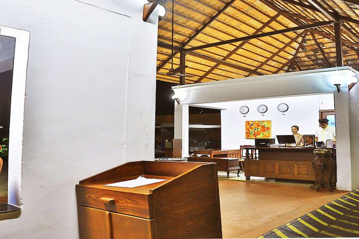 Entrance & Lobby