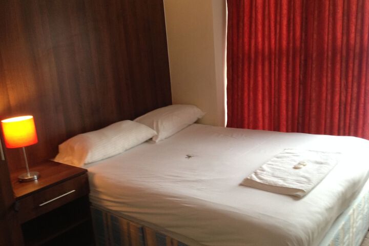 Room 4 of 26