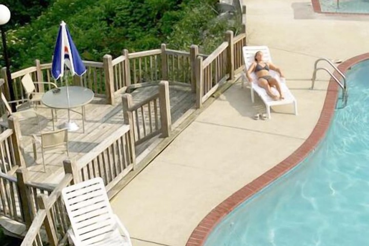 Pool 28 of 33