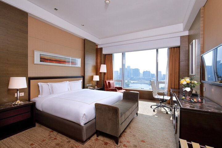 Room 25 of 82