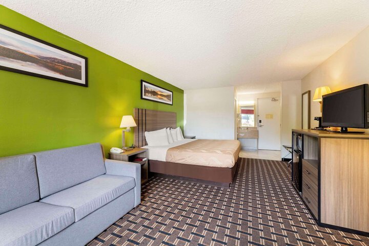 Standard | King Bed (4 of 4)