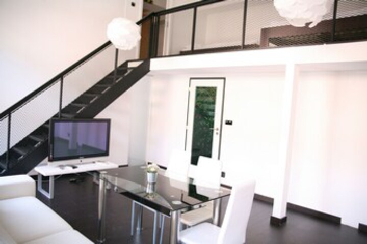 Room 79 of 275