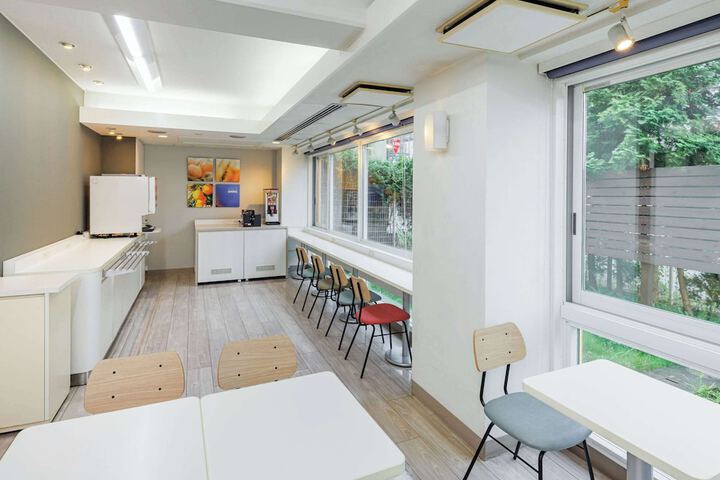 Breakfast area