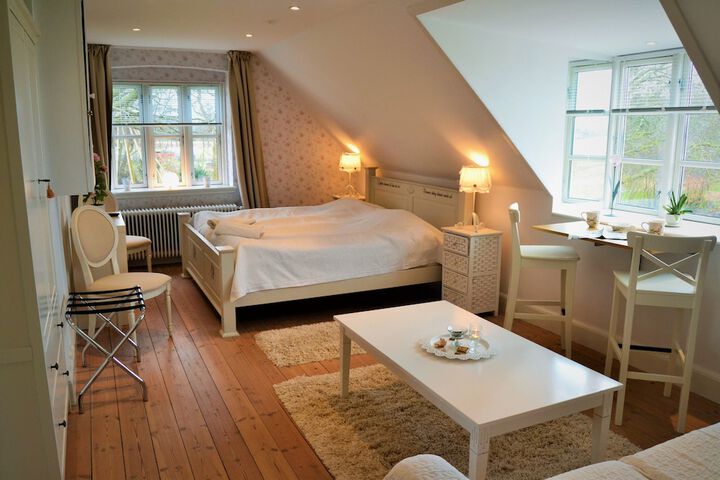 Room 4 of 60