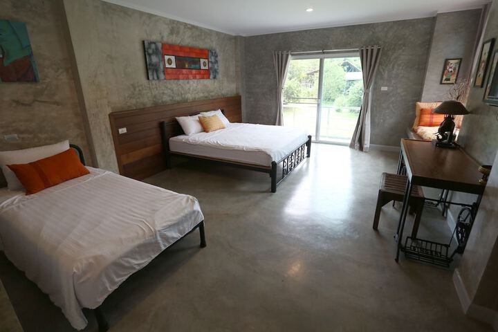 Room 8 of 123