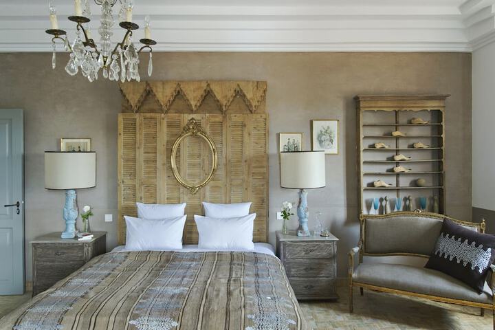 Room 12 of 52