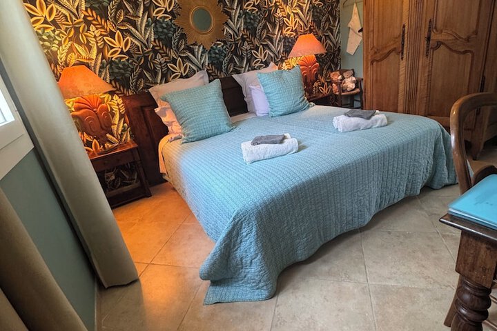 Room 6 of 60